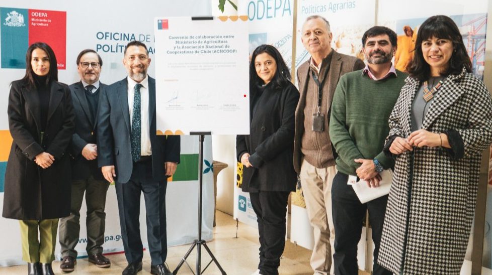Odepa y la Asociación Nacional de Cooperativas de Chile firman convenio para fortalecer el cooperativismo agroalimentario y rural Odepa y la Asociación Nacional de Cooperativas de Chile firman convenio para fortalecer el cooperativismo agroalimentario y rural