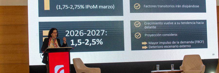 Coopera participa en encuentro regional para la presentación del IPoM en Coquimbo
