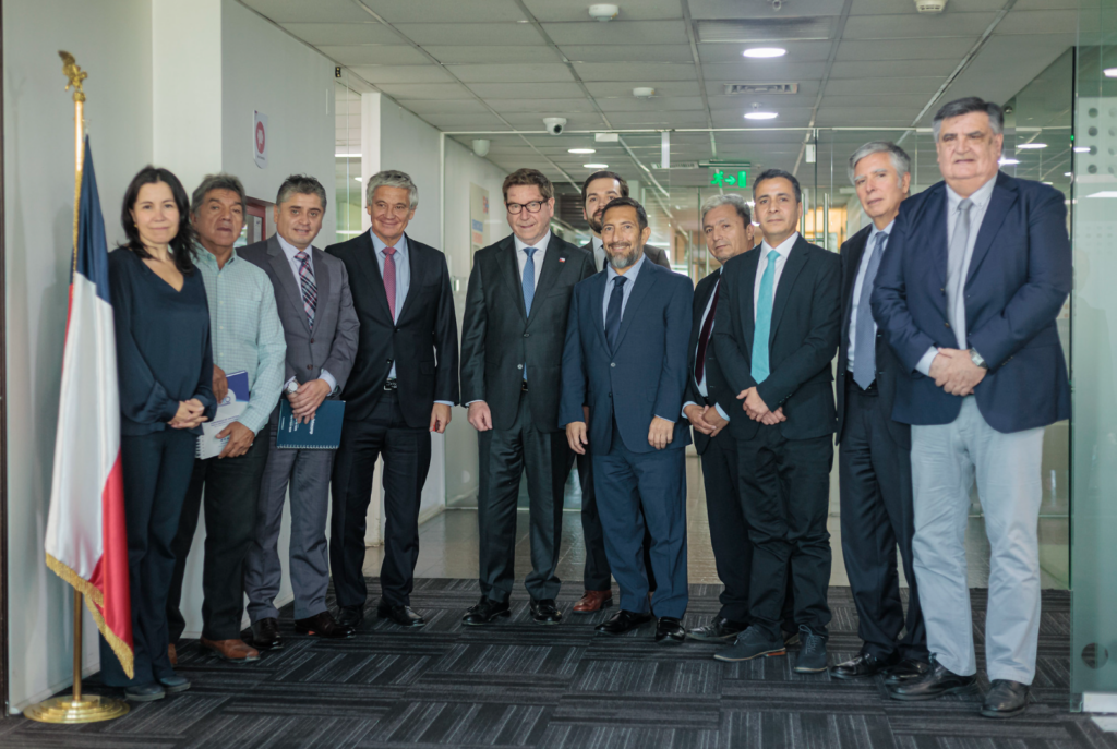 Representantes de la ANCCh con Ministro de Economía