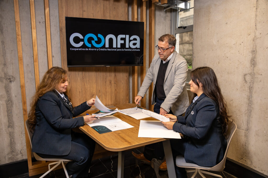 Conoce a COONFIA: 62 años de cooperativismo al servicio de las familias chilenas